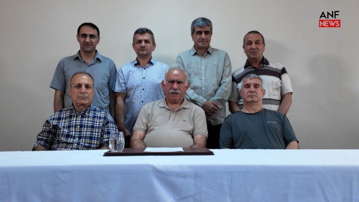 Öcalan’dan ‘tarihi çağrı’ iddiası: İmralı’dan yeni fotoğrafla servis edildi