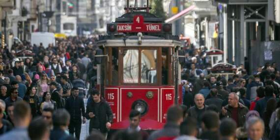 TÜİK dünya nüfus gününde son rakamları açıkladı: Türkiye, dünyanın en kalabalık 18. ülkesi