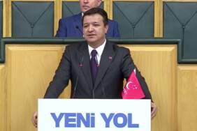 Mahmut Arıkan kürsüye gelin ve damatla çıktı: Bunun adı ekonomik kriz