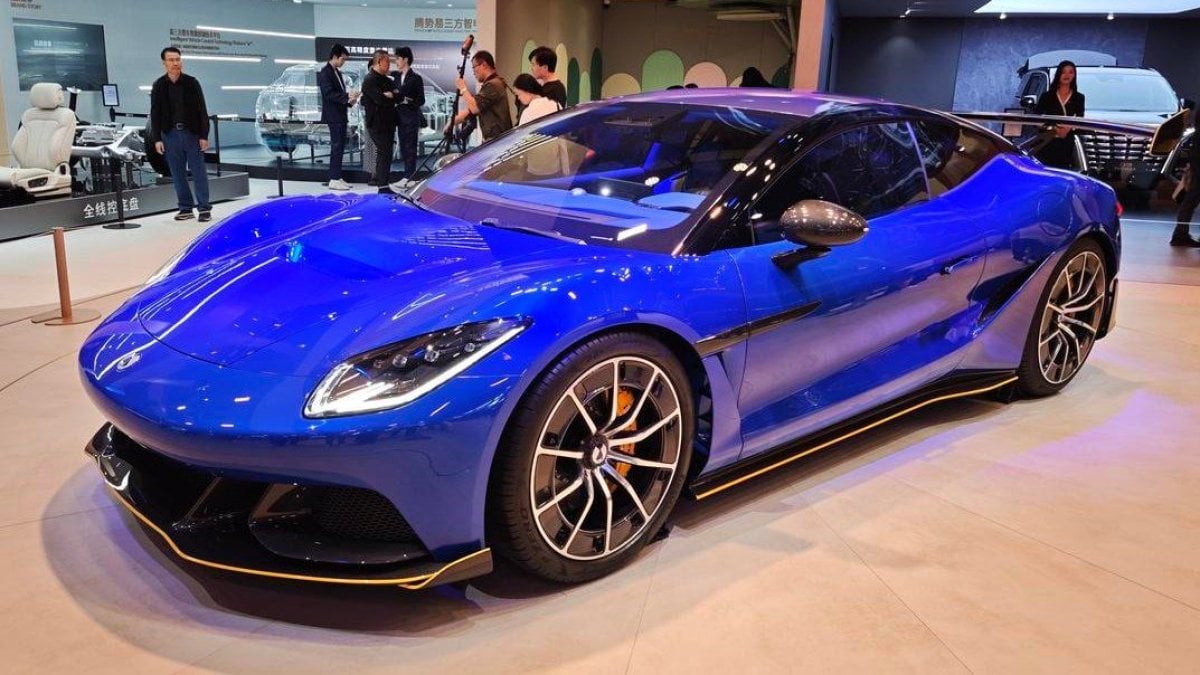 Türkiye’de yok satan BYD’den Porsche’ye rakip geliyor: İşte karşınızda yeni spor otomobil Denza Z!