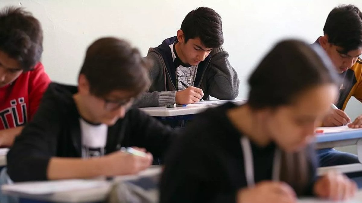 Lise eğitimi 2 yıla düşecek mi? Bakanlıktan net yanıt