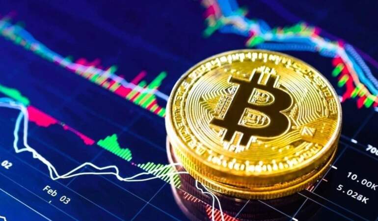 Bitcoin 121 bin doları gördü: Kripto piyasasında tarihi gece