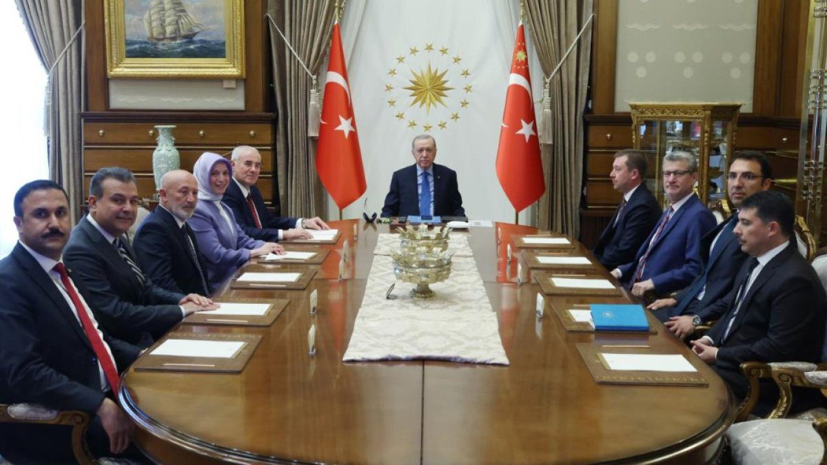 Erdoğan, Kamu Başdenetçisi Akarca’yı Cumhurbaşkanlığı’nda kabul etti