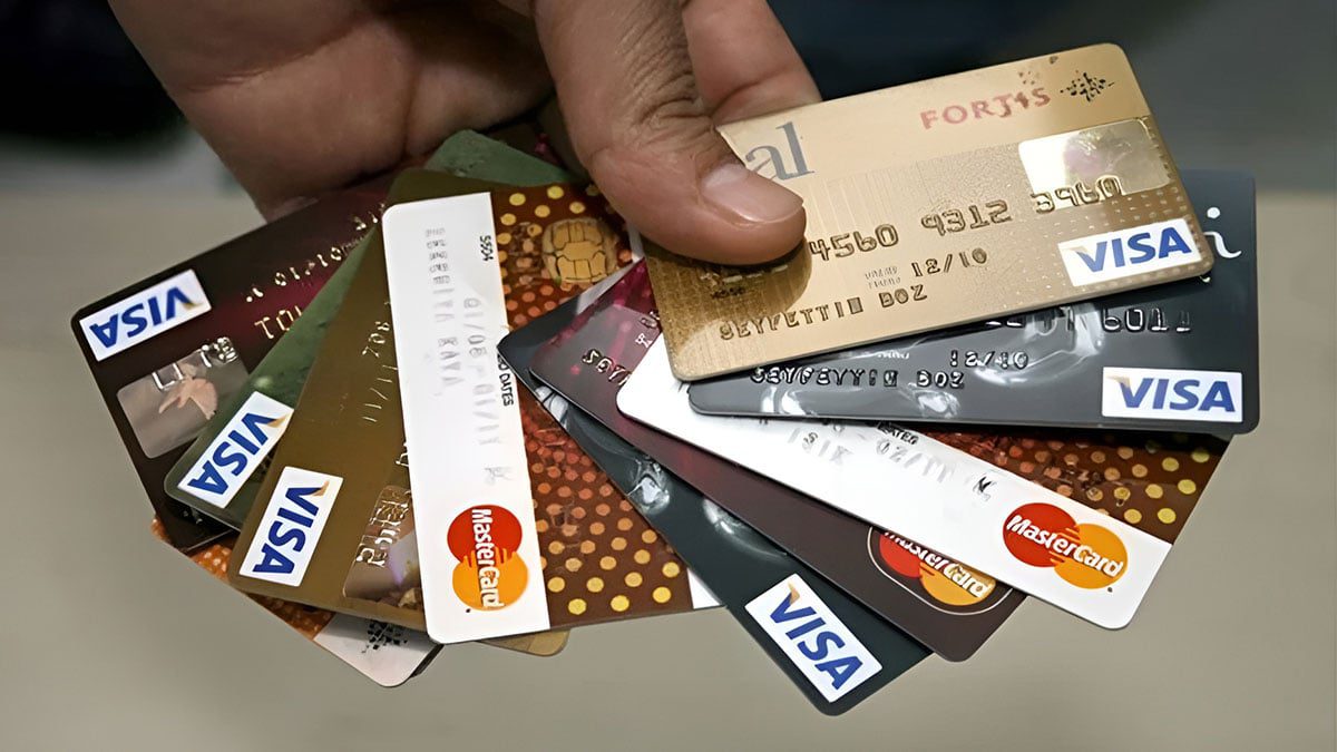 Kredi kartı borçları patladı, takibe düşenler 2 yılda 10 katına çıktı! Milyonlarca hane halkı borç batağında
