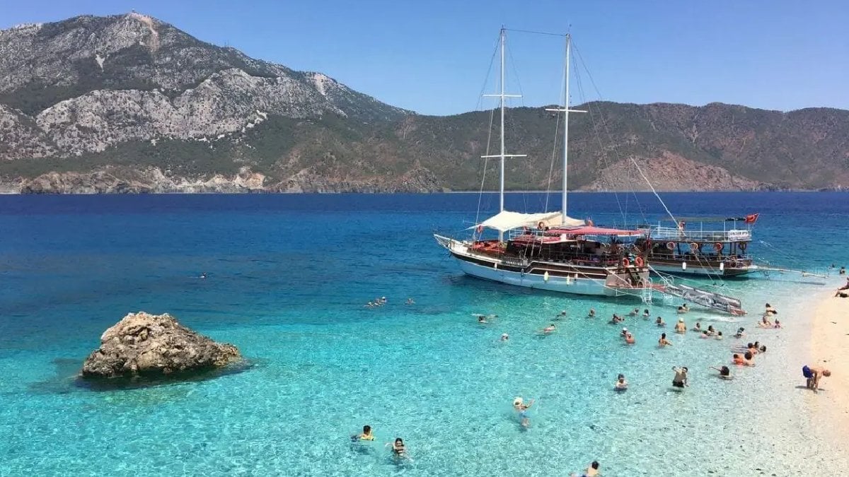 İzmir değil, Muğla hiç değil! Türkiye’nin Maldivleri akın akın turist çekti: Giden dönmekte zorlanıyor