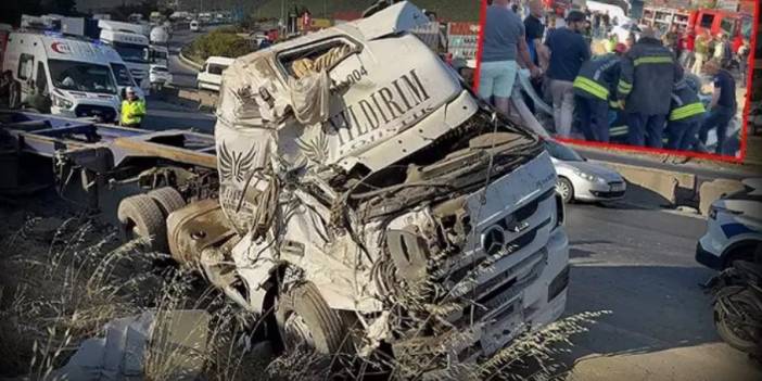 Kocaeli'de korkunç zincirleme kaza: 2 otomobil ve TIR çarpıştı, ölü ve yaralılar var