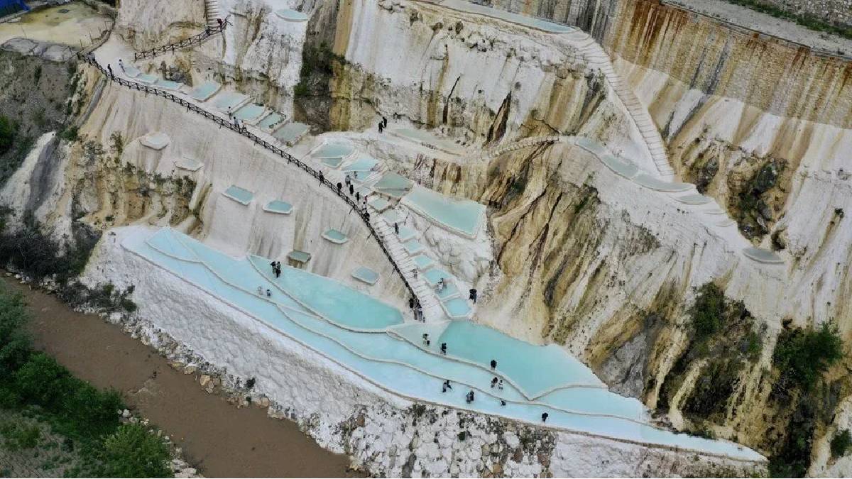 Türkiye turizminin yeni yıldızı! Sodalı suyu ayrı, yaylaları ayrı cezbediyor: Artık herkes bu noktaya akın ediyor