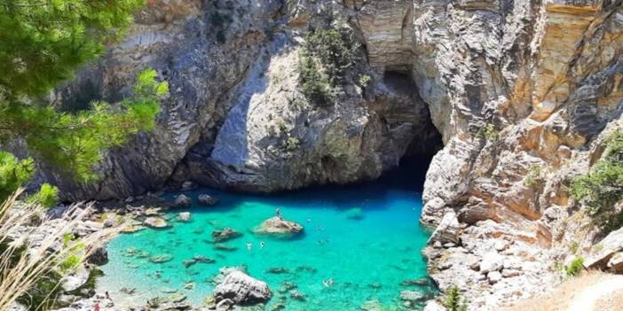 1832986 Burayı görenler Muğla sanıyor! Kralların yüzdüğü koy, berrak deniziyle saklı bir cennet: İçine giren çıkmak istemiyor