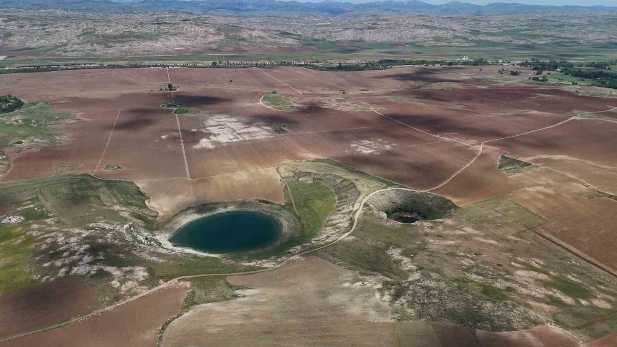 Her yıl binlerce turist akın ediyordu, şimdi bomboş kaldı! Kene korkusundan kimse yanaşmıyor