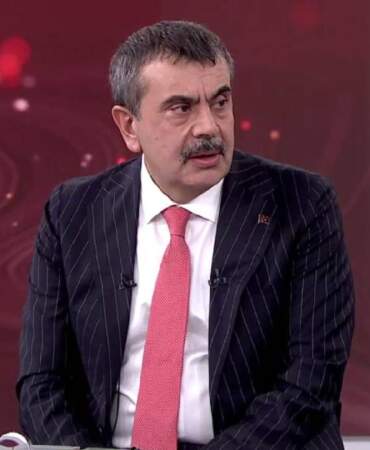 Tüm öğrenci ve velileri ilgilendiriyor! Milli Eğitim Bakanı Yusuf Tekin’den ‘zorunlu eğitim’ sinyali! Canlı yayında açıkladı