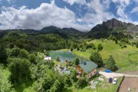 Yeşilin en güzel tonları burada buluşuyor! Türkiye’nin doğal cenneti: Havası da görüntüsü de büyülüyor
