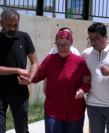 Murat Çalık’ın annesi hastane bahçesinde nöbette: Feryadımı duyun
