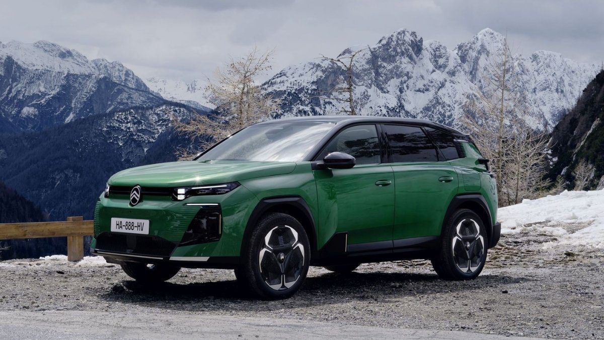 Tesla’nın tahtı sallanıyor! İşte 520 km menzilli yeni Citroen E-C5: Fiyatı Model Y ile yarışıyor