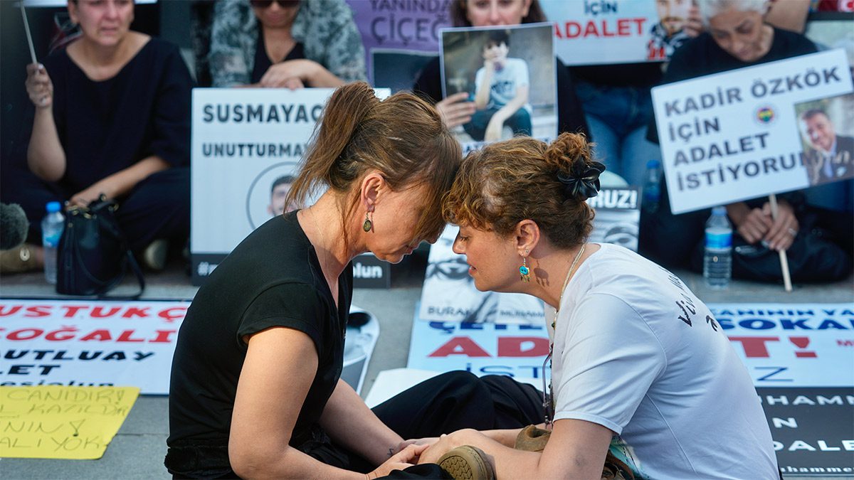 Bakırköy’de yürek yakan adalet nöbeti: Anneler ses yükseltti