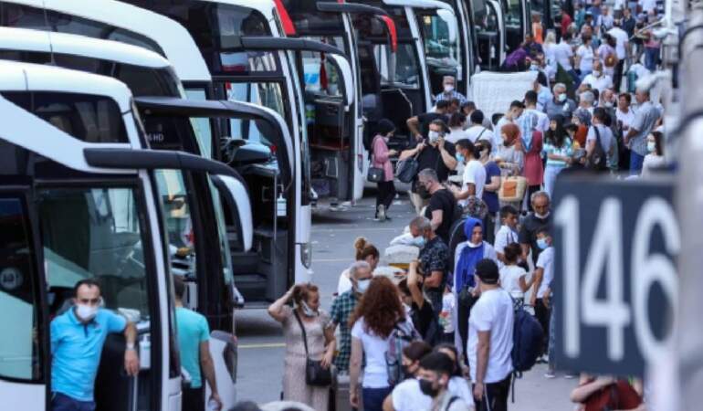 Seyahatlerde adres değişti! TÜİK verilerini açıkladı: Seyahate çıkanların tercihi otel değil, akraba evi oldu!