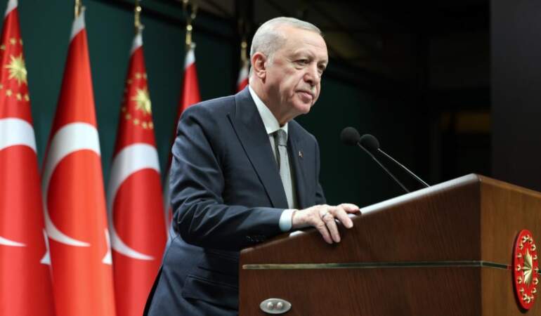 Erdoğan’dan orman yangını şehitlerinin ailelerine taziye: Milletimiz fedakârlıklarını unutmayacak
