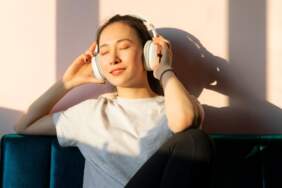 Bu müzikler herkesin müzik listesinde olmalı! Stresi yüzde 65’e kadar düşürüyor! En sakinleştirici 10 müzik