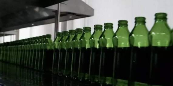 Herkes içiyordu, içinden çıkan şey şoke etti: O maden suyunun satışı acil olarak durduruldu…