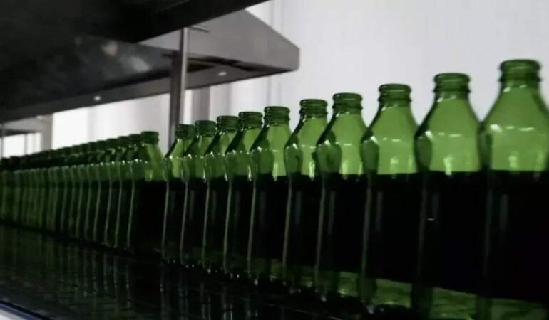 Herkes içiyordu, içinden çıkan şey şoke etti: O maden suyunun satışı acil olarak durduruldu…