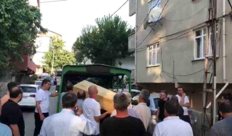 Sancaktepe’de feci olay: Tartıştığı anne ve babasını bıçaklayarak öldürdü