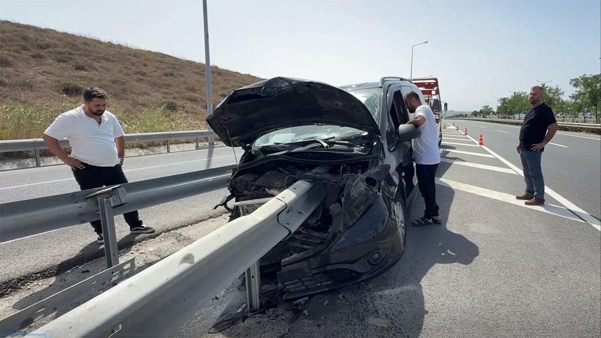 Havalimanı yolunda dehşet veren kaza: Bariyer aracı boydan boya deldi, can kaybı yok!