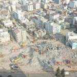 Depremde yıkılan Zümrüt Apartmanı için 5 kamu görevlisi hakkında soruşturma izni