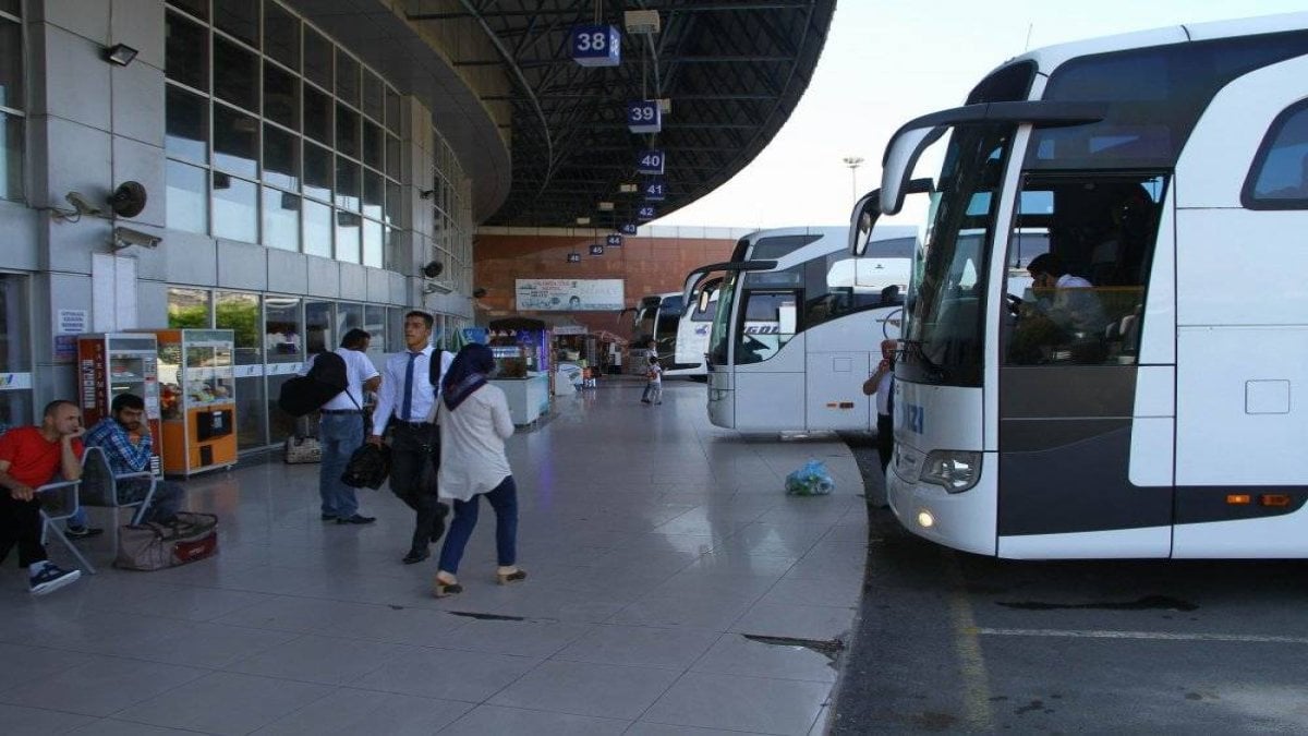 Otobüs sektöründe sessiz yaz: Akaryakıt maliyetleri bilet fiyatlarını uçurdu, sefer sayıları yüzde 25 azaldı