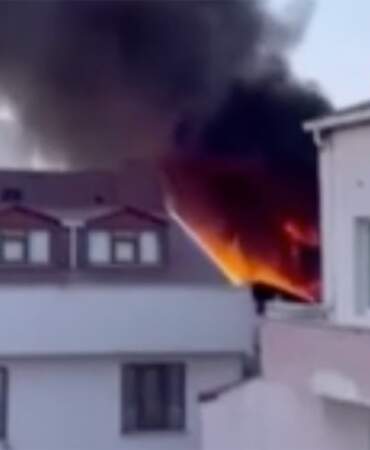 Bayrampaşa’da metruk binada çıkan yangın bitişik binalara sıçradı