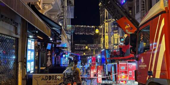 Beyoğlu’nda eğlence mekanında yangın paniği
