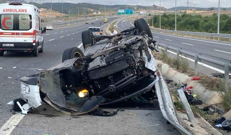 Kuzey Marmara Otoyolu’nda otomobil takla attı: Anne öldü, baba ve 3 çocuk yaralandı!