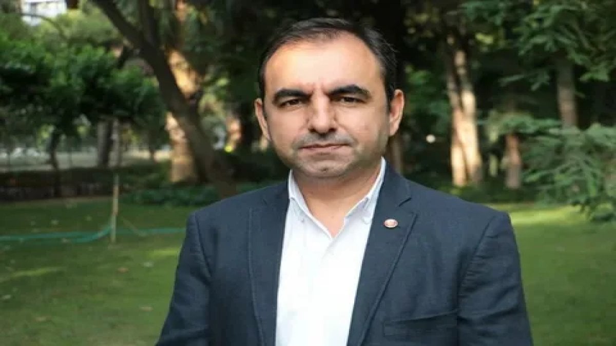 Gazeteci Ercüment Akdeniz hakim karşısında: ‘Örgüt üyeliği’ suçlamasıyla yargılanıyor, iddianame hata dolu
