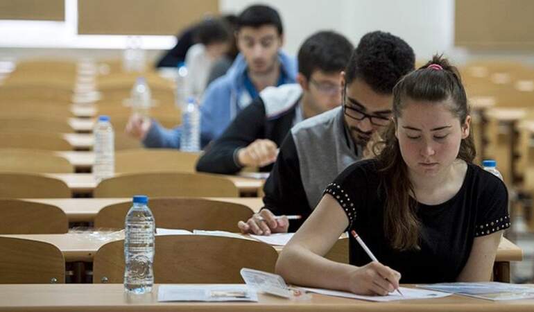 YKS 2025 tercih dönemi başladı: Kontenjanlar düştü, ücretler açıklandı