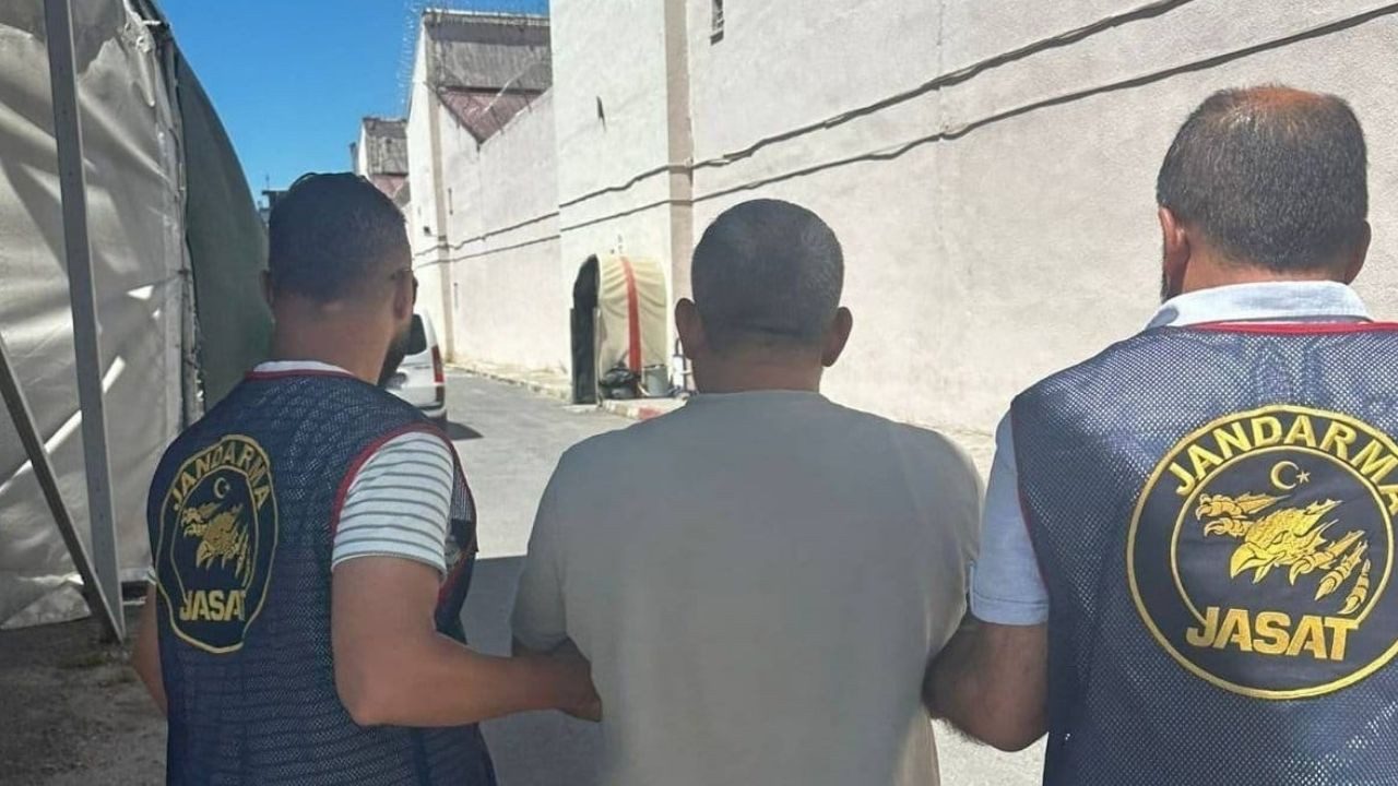 41 Yıl Hapis Cezasıyla Aranıyordu: Kızının Evinde Yakalandı