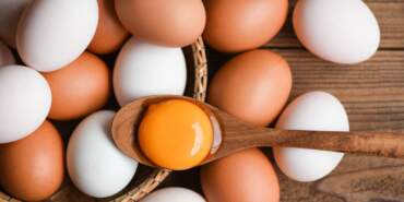 ABD’de 20 Milyon Yumurtada Kırmızı Kodlu Bakteri Alarmı: Tüm Marketlerden Toplatılıyor