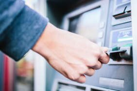 ATM’lerde Büyük Açık! Öğrenen Koşa Koşa Gitti, Limitsiz Para Çekti