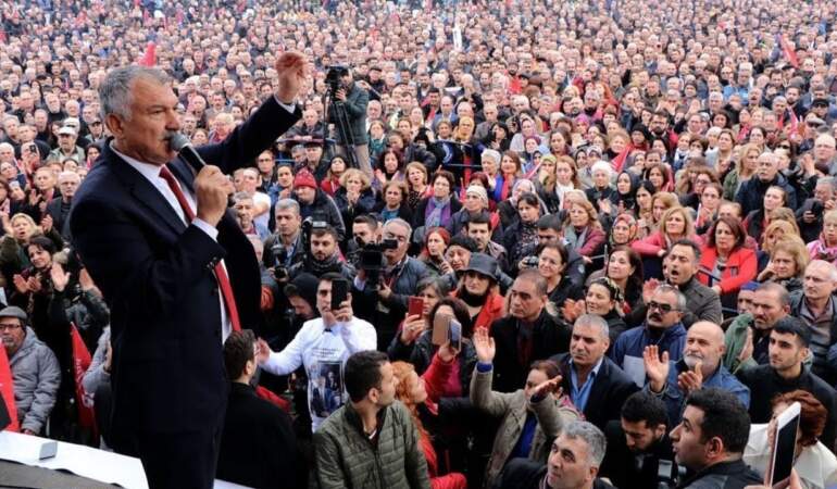 Adana’da Dolmuşçulardan Zeydan Karalar Kararı: Mitinge Gidenlerden Ücret Alınmayacak