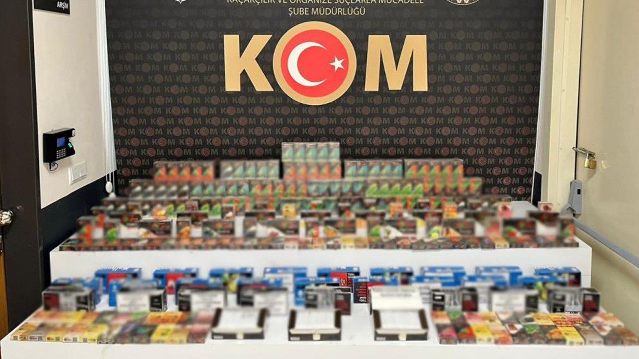 Afyonkarahisar’da Polisten Kaçak Makaron ve Tütün Operasyonu