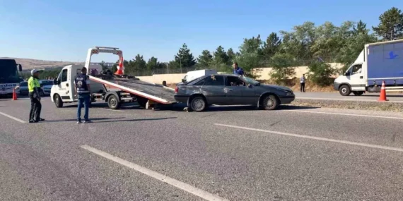 Elmadağ’da Kaza: 2 Ölü, 1 Yaralı