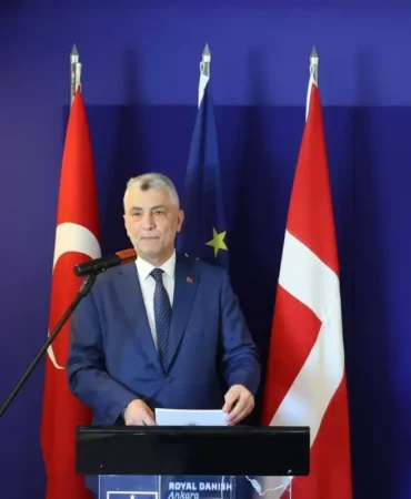 Ticaret Bakanı Bolat, AB Büyükelçileriyle bir araya geldi