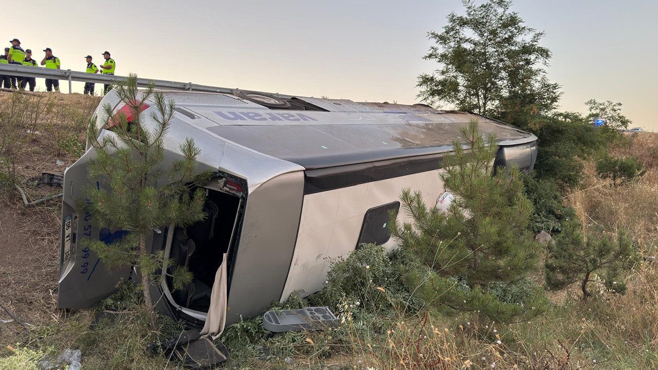 Balıkesir’de Yolcu Otobüsü Devrildi: Çok Sayıda Yaralı Var
