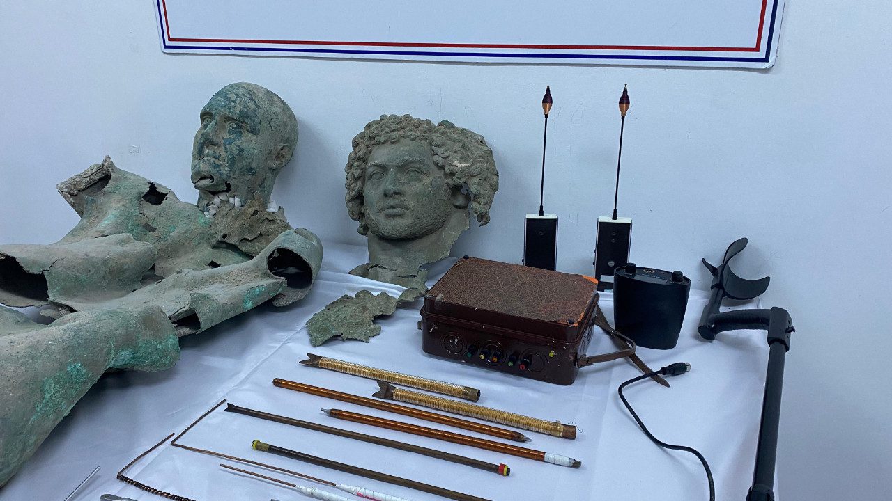 Bayburt ve Gümüşhane’de Tarihi Eser Operasyonu! 156 Obje Bulundu