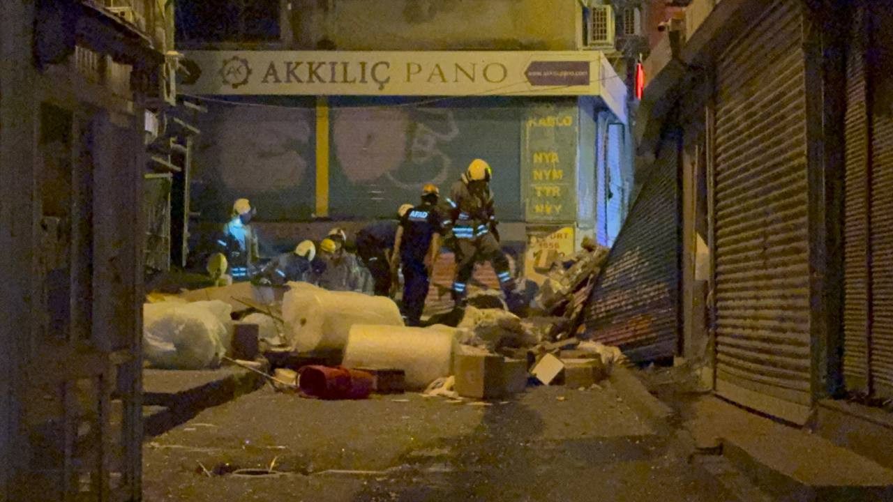 Beyoğlu’nda Korkutan Patlama! Bir Bina Çöktü: Ekipler Sevk Edildi