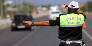 Bu Ehliyetleri Kullananlar Diken Üstünde: Polis O Sürücüleri Çevirip Ceza Kesecek