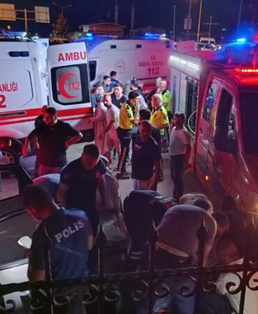 Bursa’da Feci Kaza! Kırmızı Işık İhlali Faciayı Getirdi: 8 Yaralı