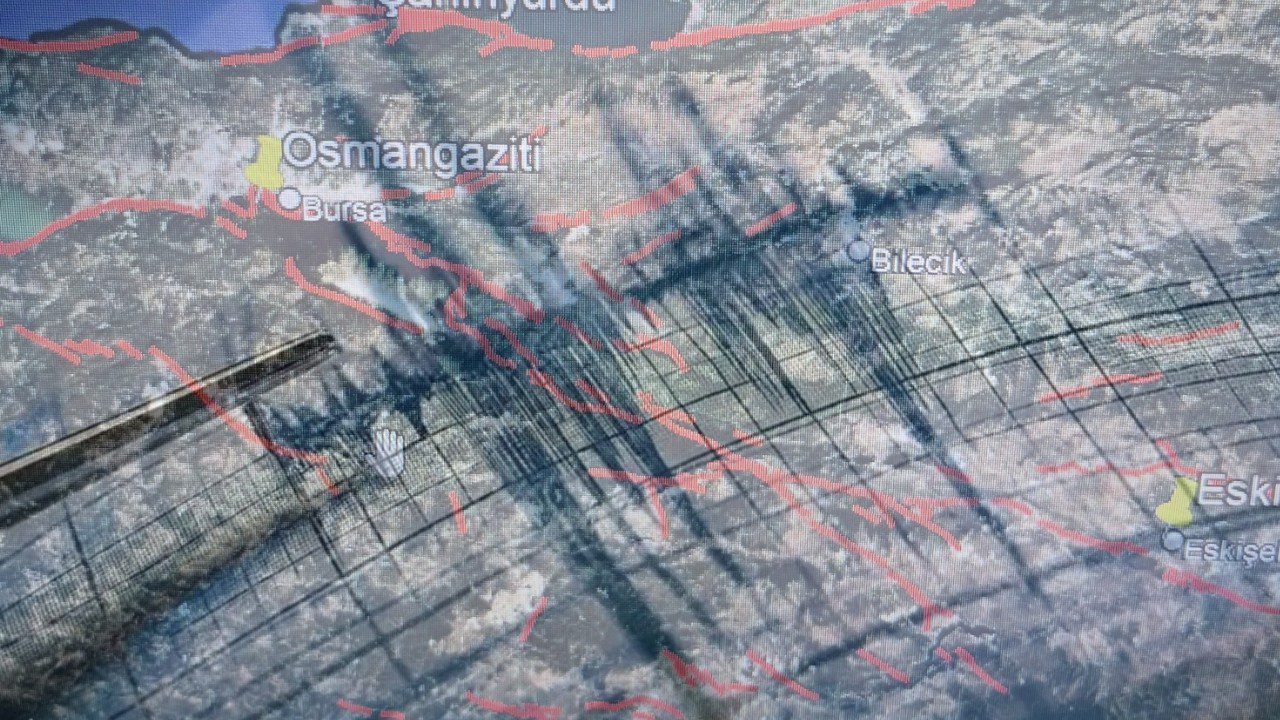 Bursa’da Peş Peşe Deprem! Uzmanlar Uyardı: Tehlike Derinlerde, Marmara’nın Altı Kaynıyor