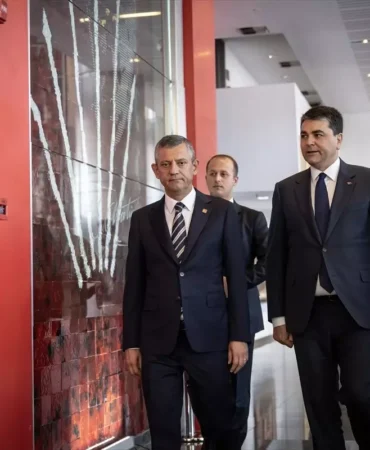 CHP Genel Başkanı Özel, DP Genel Başkanı Uysal ile görüştü Açıklaması