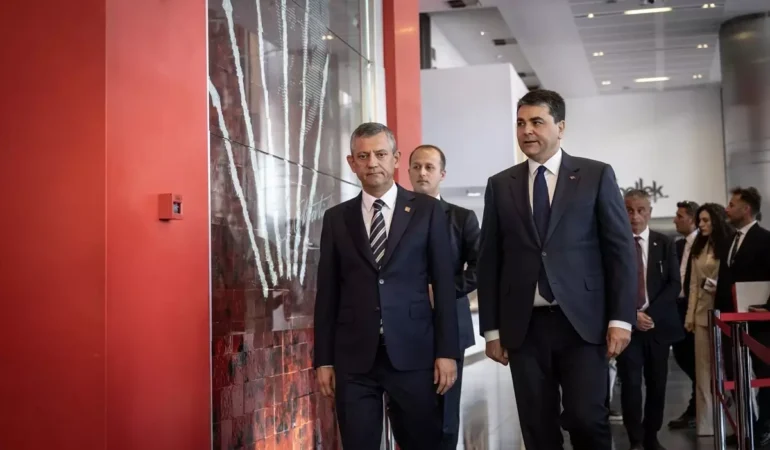 CHP Genel Başkanı Özel, DP Genel Başkanı Uysal ile görüştü Açıklaması