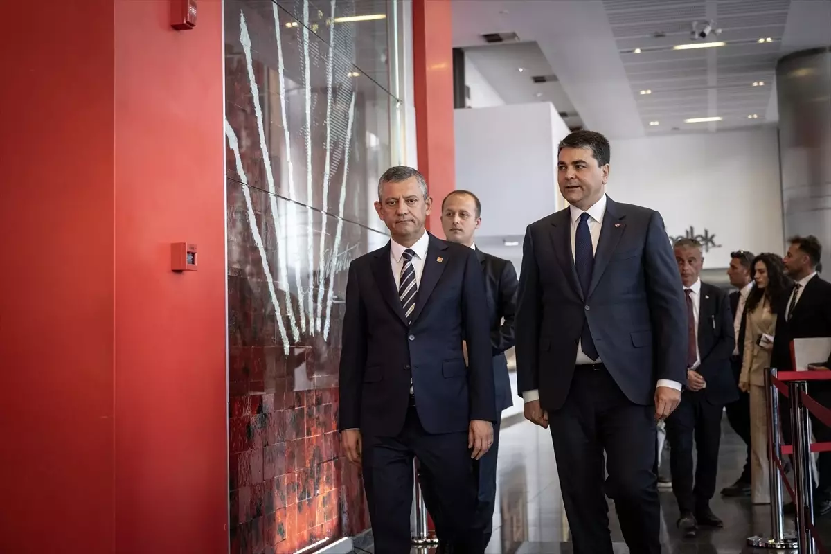 CHP Genel Başkanı Özel, DP Genel Başkanı Uysal ile görüştü Açıklaması