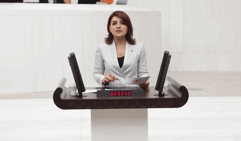 CHP Mersin Milletvekili Gülcan Kış’tan Akbelen Kavşağı Tepkisi: ‘İhale Var, Firma Var, Yol Yok’
