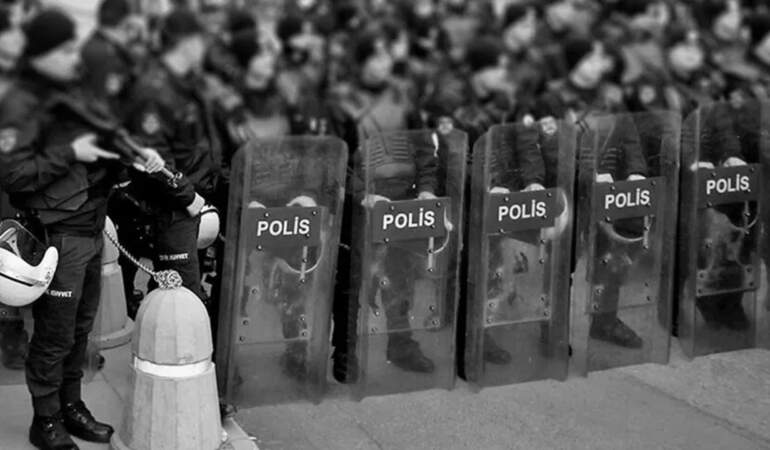 CHP’li Belediyelere Operasyona Tepkiler Çığ Gibi Büyüyor: ‘Patron Çıldırdı’, ‘Cuntanıza Teslim Olmuyoruz’